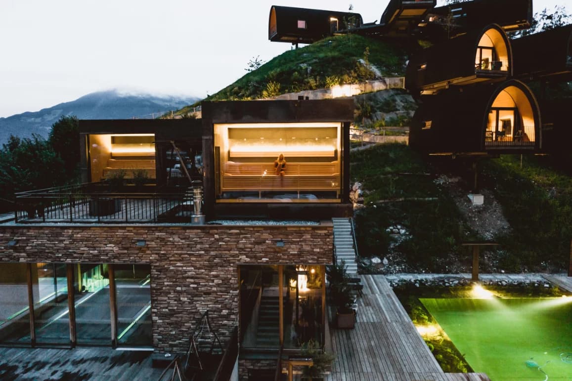 Advanced Saunas, Cold Plunges, and Red Light Therapy Solutions